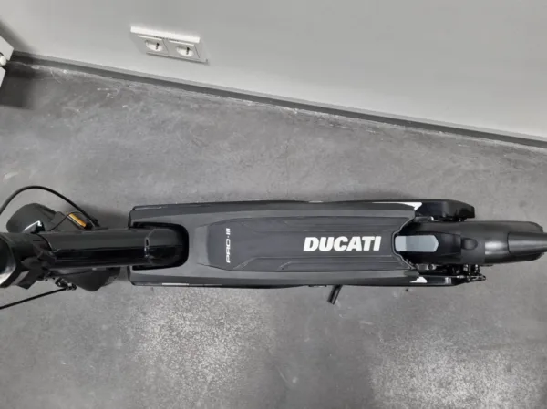 Kasutatud elektritõukeratas Ducati Pro III 3